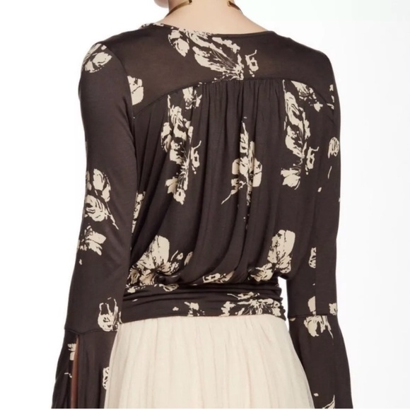 Free People Fiona Bell Sleeve Surplice Tie Waist Crop Top Gray Floral Size Small - Picture 3 of 10